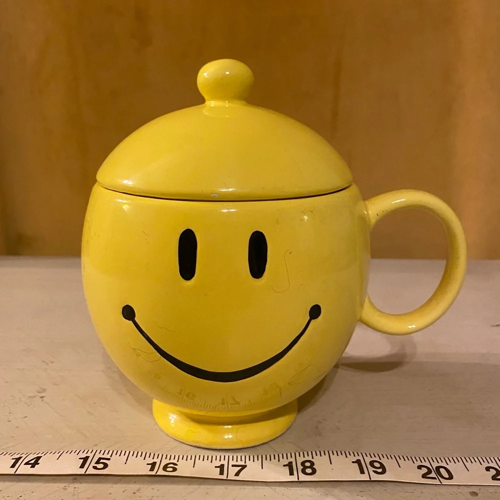 Perfect Yellow Smiley Face Mug with Lid Great accent vase happy home decorative! - Picture 9 of 9